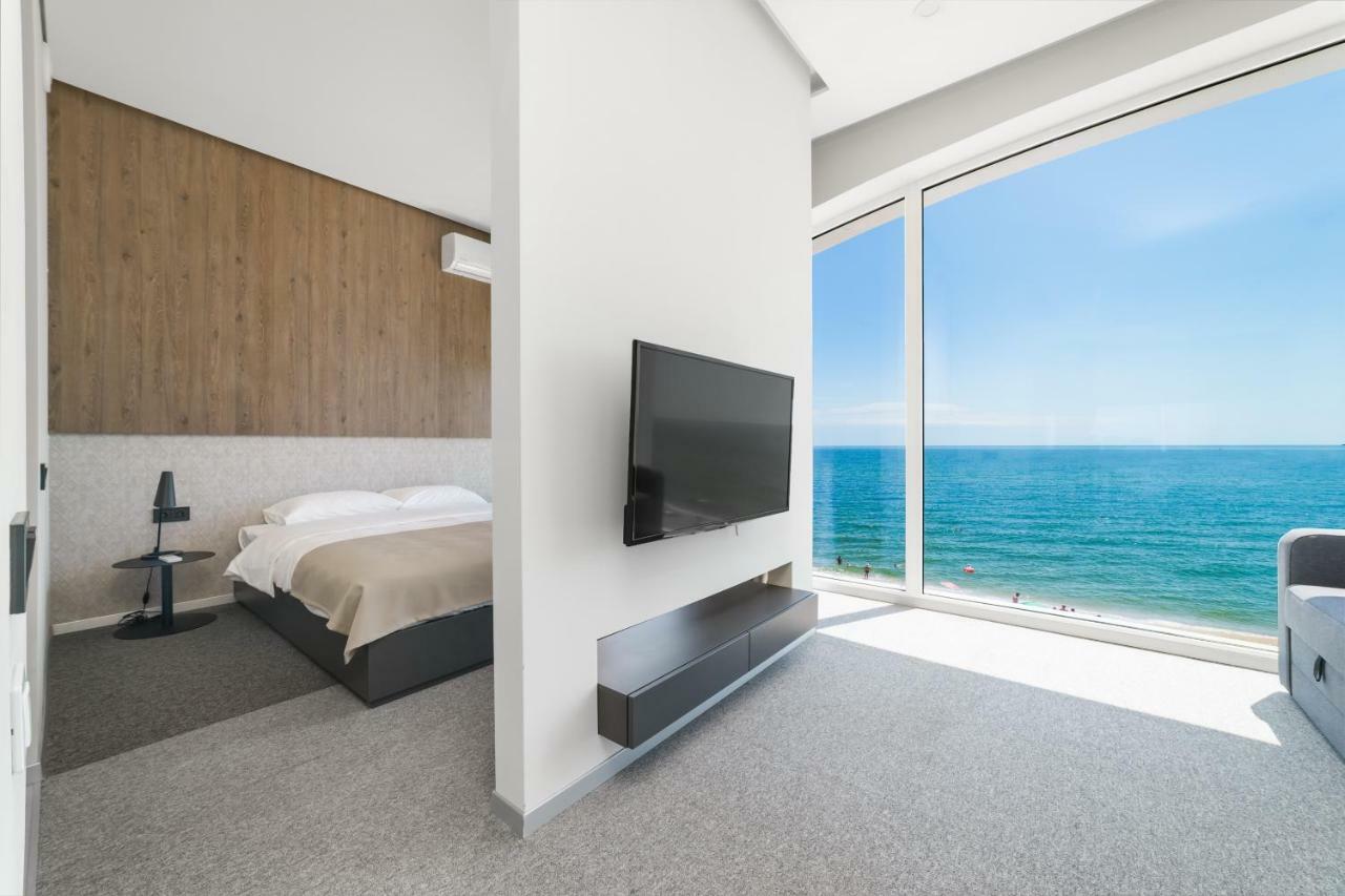 Poseidon Deluxe Перша Лінія З Басейном Apartment Odessa Ngoại thất bức ảnh
